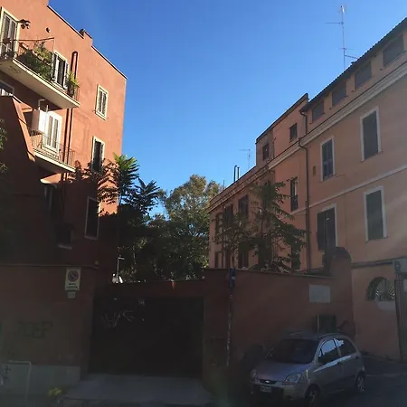 Guest Art Trastevere Station With Ac 4*